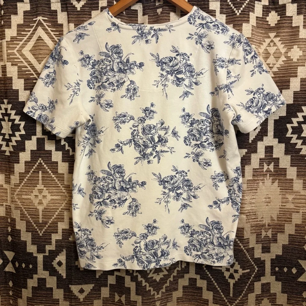 White Stag Women’s Blue & White Cotton Floral Short Sleeve Shirt, Size Medium - Picture 6 of 9